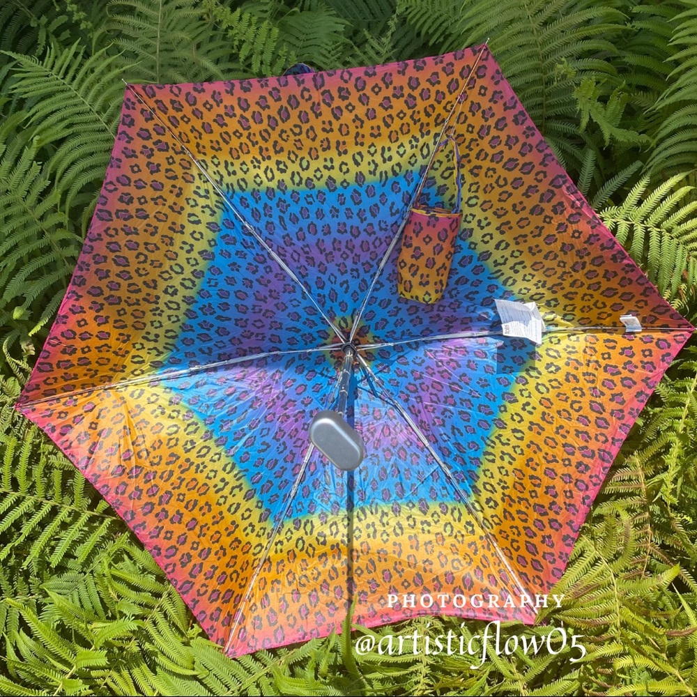 NEW! Totes Small Compact Rainbow Leopard Umbrella - Picture 4 of 8